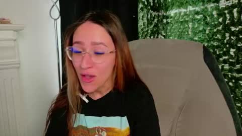 nicoleirisxxx online show from July 7, 6:47 am