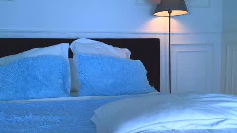 Nicole online show from February 22, 5:55 am