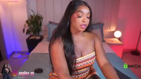 nicoleth18 online show from June 24, 8:38 pm