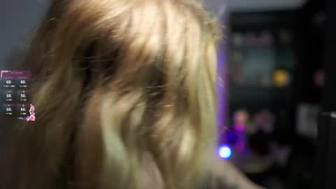 nicolette__shea_ online show from March 9, 5:06 pm