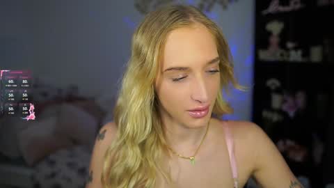 nicolette__shea_ online show from January 31, 9:16 am