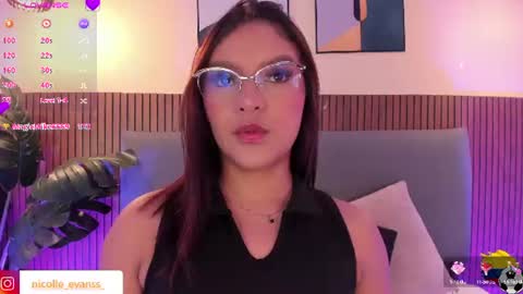 NICOLLE EVANS online show from July 8, 11:57 am