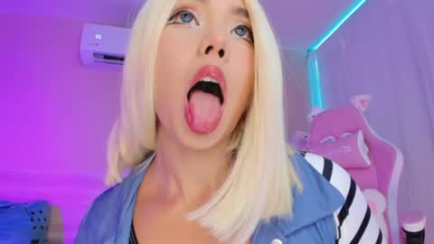 Nicolle  Go to Visit   online show from August 9, 3:34 am