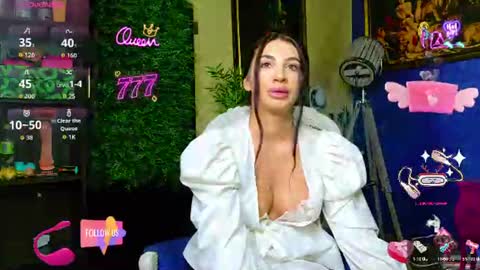 Nicolle online show from July 25, 8:01 am