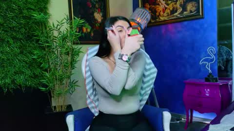 Nicolle online show from October 25, 2:17 pm