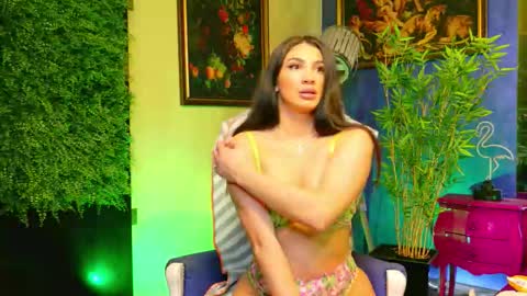 Snapshot of nicollepalmer chatting on October 3, 7:11 pm Nicolle online show from October 3, 7:11 pm
