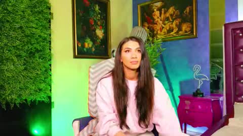 Snapshot of nicollepalmer chatting on October 8, 7:31 pm Nicolle online show from October 8, 7:31 pm