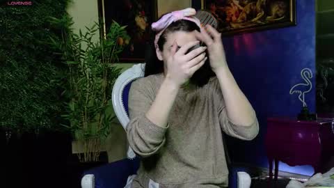 Nicolle online show from November 22, 11:08 am