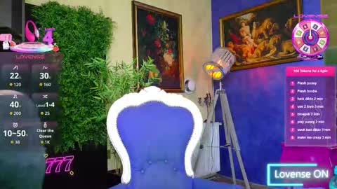 Nicolle online show from February 18, 10:15 am