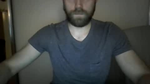 nieznajomy33 online show from June 3, 6:35 pm