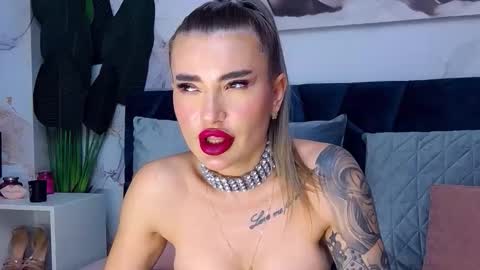 Iris online show from December 5, 9:30 am