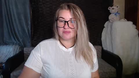 Snapshot of nikaskylink chatting on October 20, 3:55 am Nika online show from October 20, 3:55 am