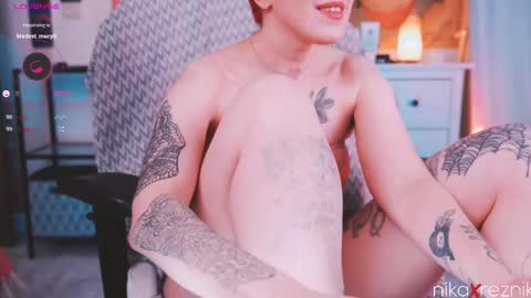 Snapshot of nikaxreznik chatting on February 10, 11:57 am Nika online show from February 10, 11:57 am