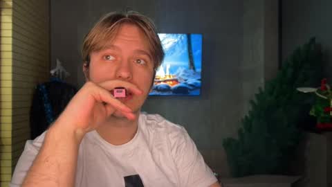 Celine online show from December 21, 7:31 pm