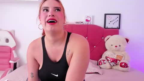 Nikii  online show from January 19, 8:30 pm