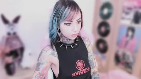 Nikki Ramone   online show from February 3, 11:14 am