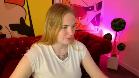 nikkyreyyy online show from June 7, 5:45 am