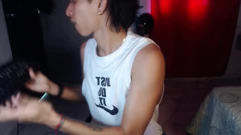 niklaus_wolf online show from October 14, 8:56 pm