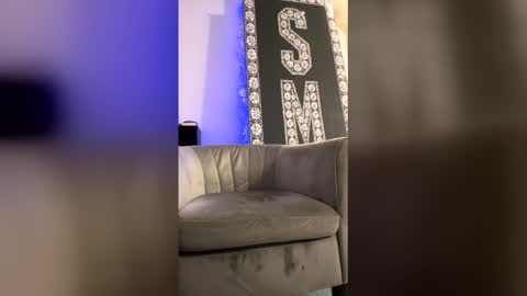 nikogigiii online show from January 18, 11:58 pm