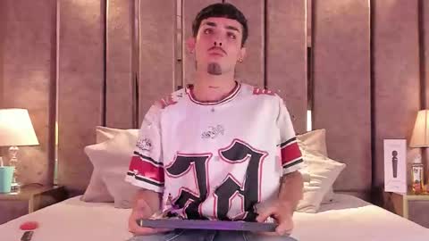 Niko Stone online show from April 14, 3:43 am