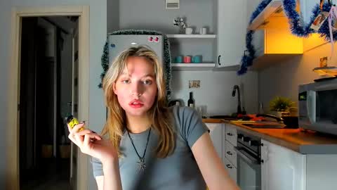 Veronica online show from December 23, 6:37 pm