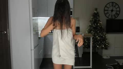 Bella online show from December 3, 1:56 pm