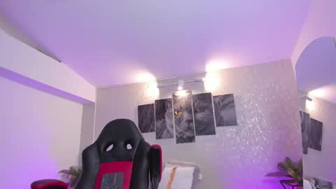 Nils online show from October 15, 3:54 am