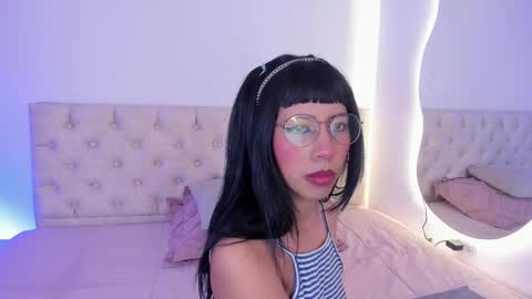 Nina Fox  online show from November 4, 11:55 am