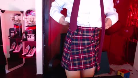 nina online show from February 16, 7:48 am