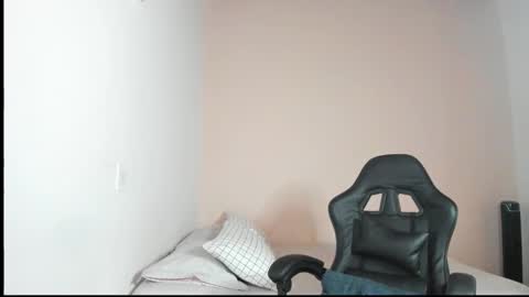  Nina  online show from February 4, 8:02 pm