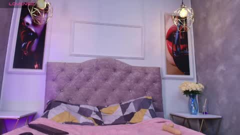 nina_scott_ online show from May 1, 8:58 pm