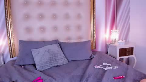 NINA BRAVU online show from July 28, 4:39 pm