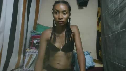 ninaeaa online show from February 22, 3:25 pm