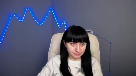 ninaflawlees online show from April 22, 6:09 am