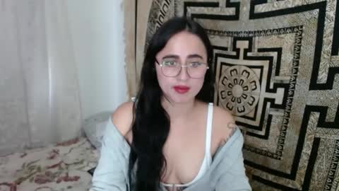 N I N A online show from February 14, 2:54 pm