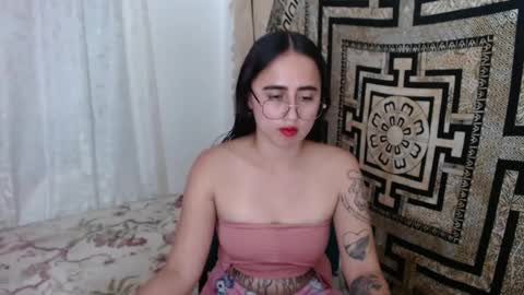 N I N A online show from February 28, 7:03 pm