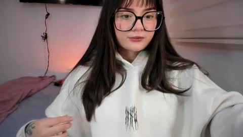 ninavolkov online show from April 18, 1:07 am