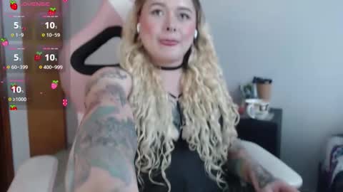 Nina online show from October 20, 8:25 pm