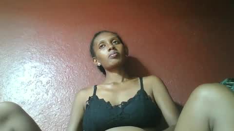 ninie246746 online show from February 17, 8:41 am