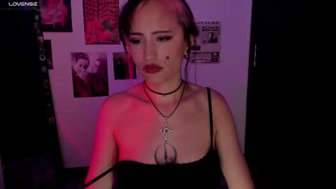Nixxie  online show from July 6, 1:35 am