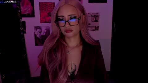 Nixxie  online show from July 10, 2:16 am