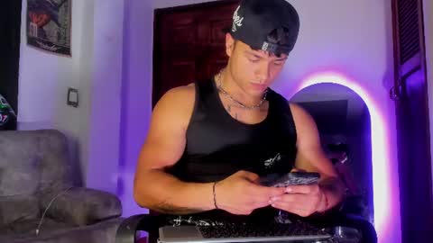 noah_223 online show from June 23, 2:30 am