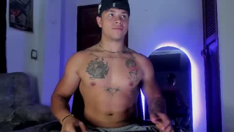 noah_223 online show from June 19, 5:02 am