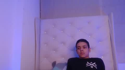 Zoe  online show from January 15, 6:33 am