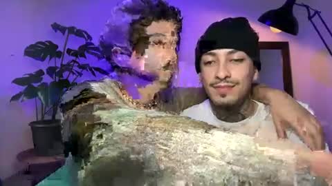 noah_and_steven online show from June 22, 7:32 pm