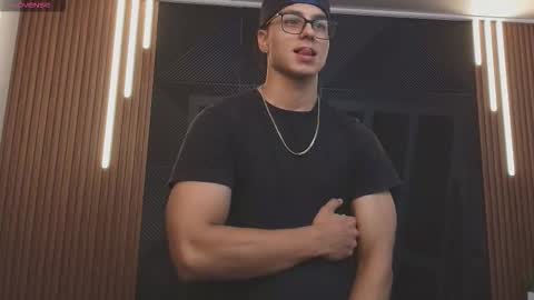 Noah online show from January 14, 2:03 pm