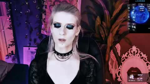 REAL name LiaDM are always open online show from June 3, 7:30 pm