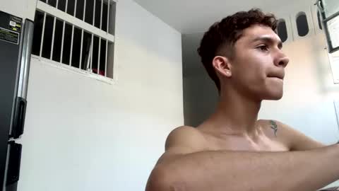 noah tyler  online show from January 27, 10:27 pm