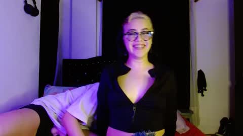 Noah online show from March 4, 11:35 pm