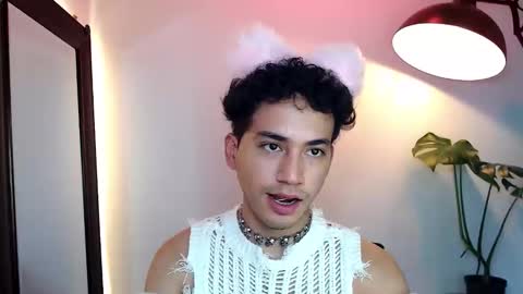 Noah online show from April 9, 6:02 pm